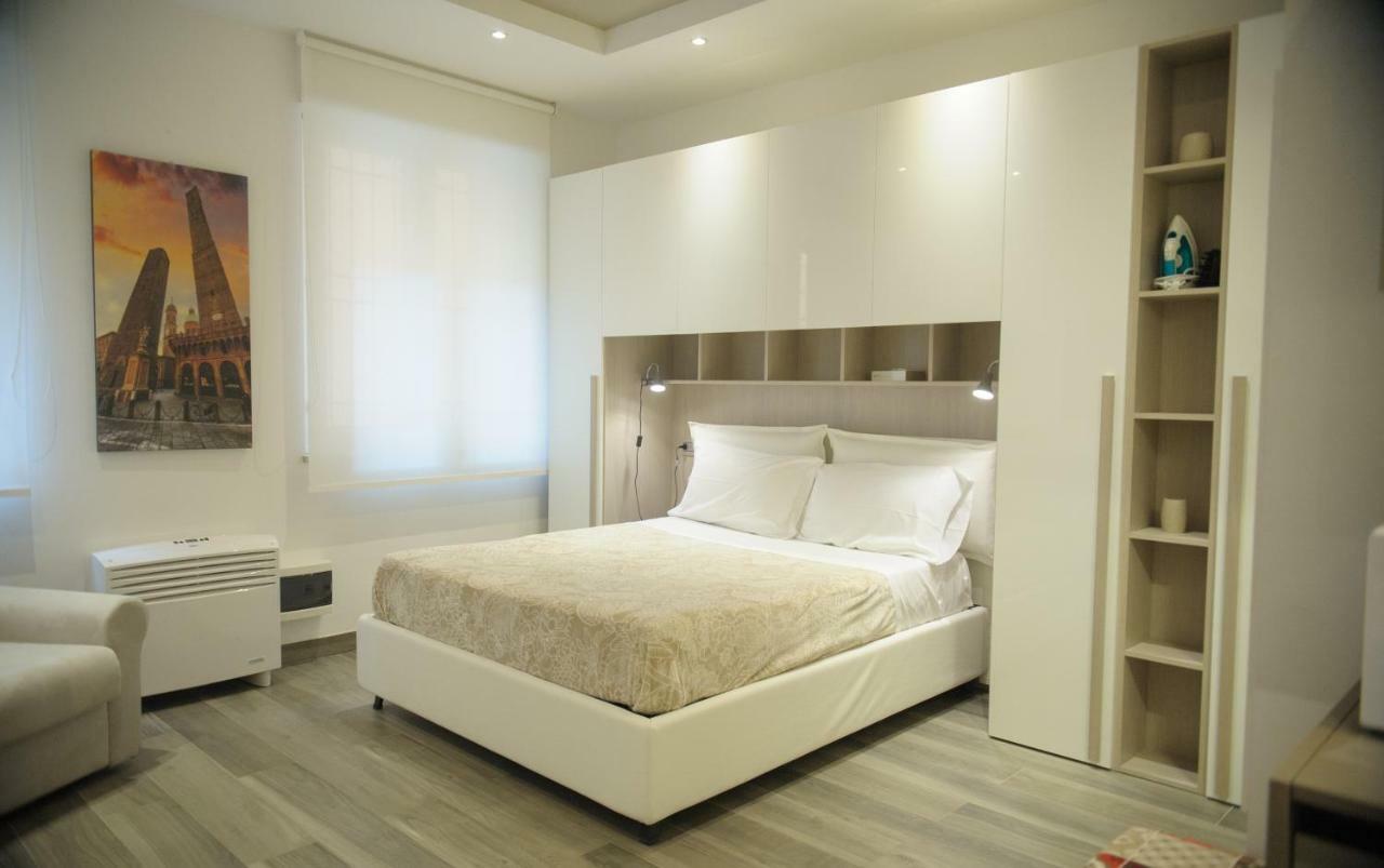 בולוניה Andrea Luxury Apartments Strada Maggiore Studio 1 מראה חיצוני תמונה